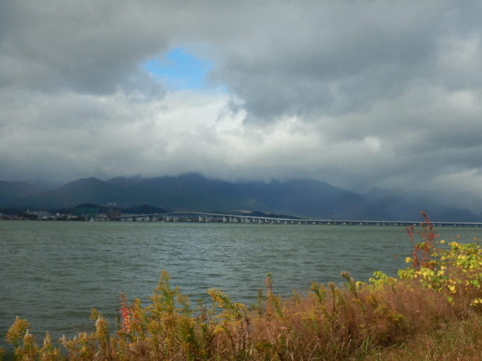 滋賀県の琵琶湖大橋