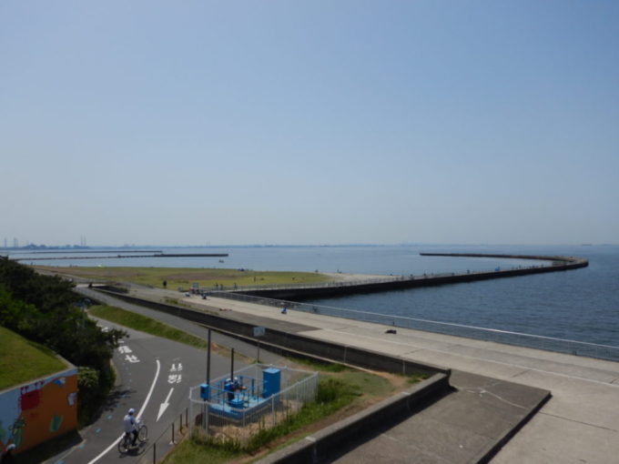 美浜大橋から眺める東京湾