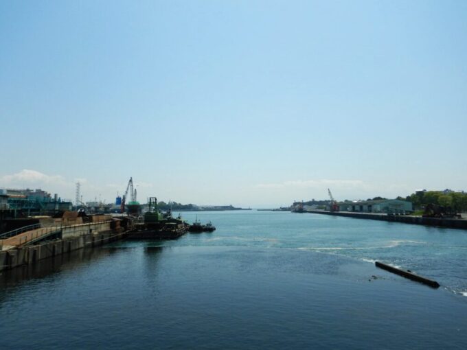 静岡県富士市、田子の浦の港