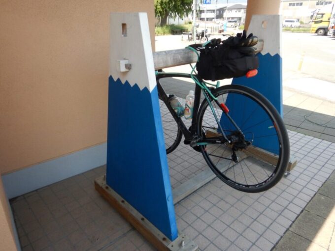 道の駅富士、富士山型サイクルラック