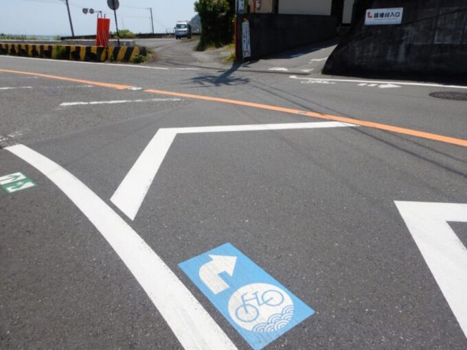 静岡県由比町、薩埵峠入口