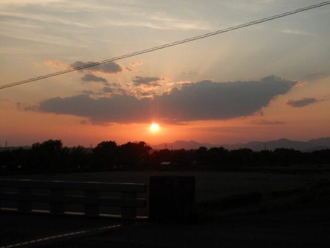 静岡県焼津市、大井川からの夕日