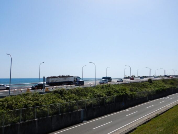 道の駅潮見坂から太平洋を眺める
