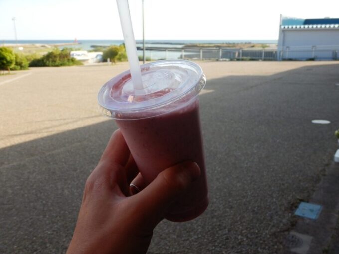 道の駅あかばねロコステーション、いちごミルクジュース