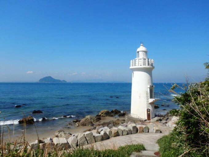 伊良湖岬、伊良湖灯台から眺める海