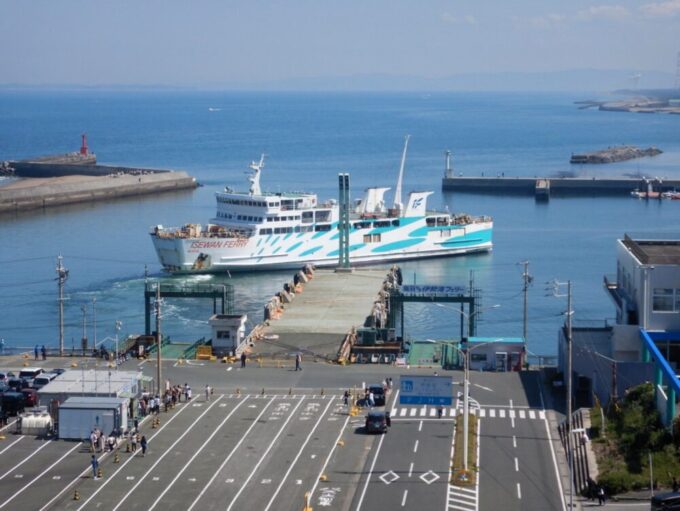 伊良湖港、伊勢湾フェリー